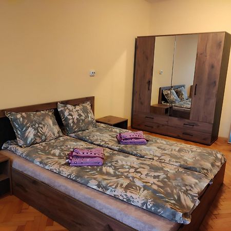 Mercury Guest House Veliko Tŭrnovo Eksteriør bilde